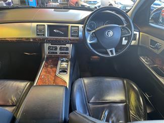 2012 Jaguar Xf - Thumbnail
