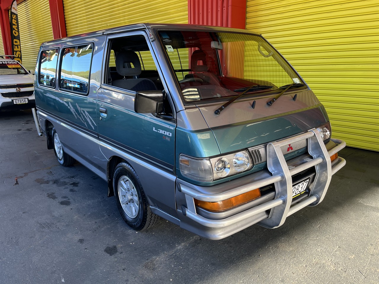 1996 Mitsubishi l300