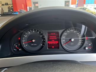 2012 Holden Commodore - Thumbnail