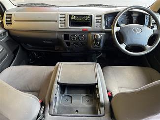 2013 Toyota Hiace - Thumbnail
