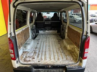 2013 Toyota Hiace - Thumbnail
