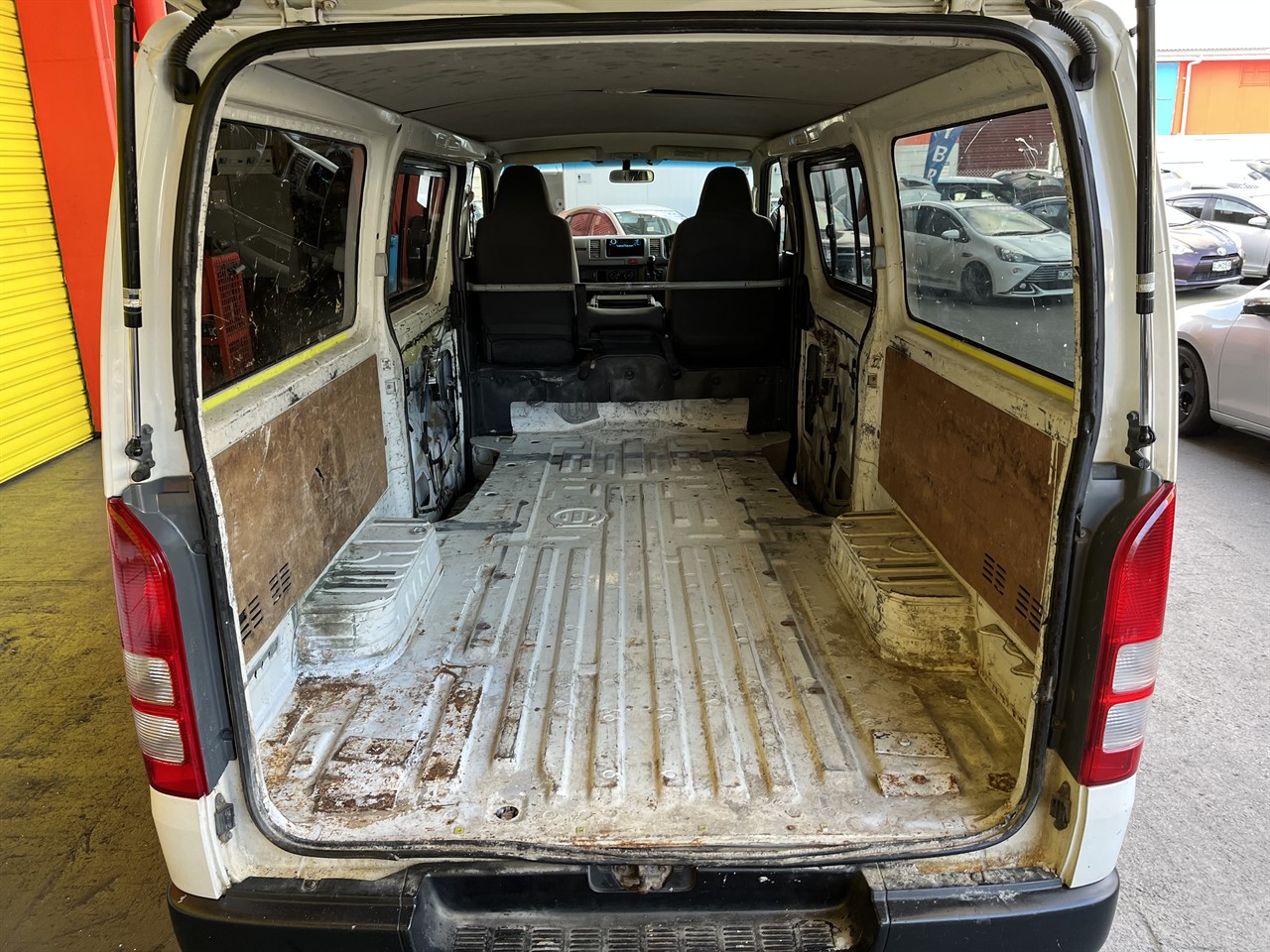 2013 Toyota Hiace
