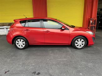 2010 Mazda Axela - Thumbnail