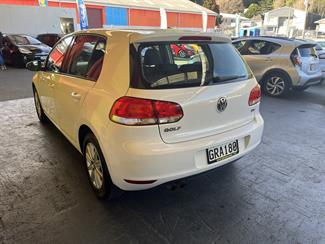 2012 Volkswagen Golf - Thumbnail
