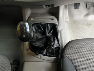2011 Mitsubishi Triton - Thumbnail