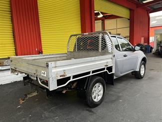 2011 Mitsubishi Triton - Thumbnail