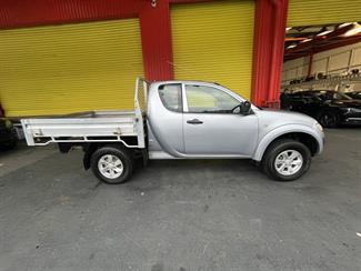 2011 Mitsubishi Triton - Thumbnail