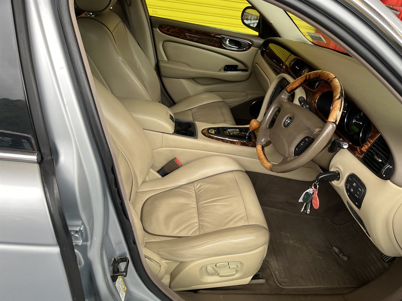 2007 Jaguar XJ8