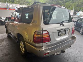 2000 Toyota Landcruiser - Thumbnail