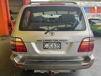 2000 Toyota Landcruiser - Thumbnail