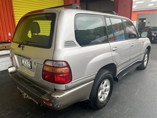 2000 Toyota Landcruiser - Thumbnail