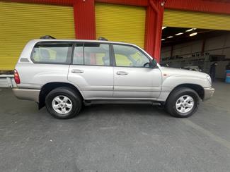 2000 Toyota Landcruiser - Thumbnail