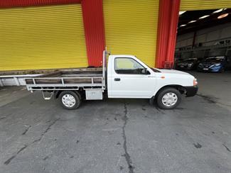 2013 Nissan Navara - Thumbnail