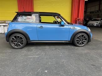 2013 BMW MINI - Thumbnail