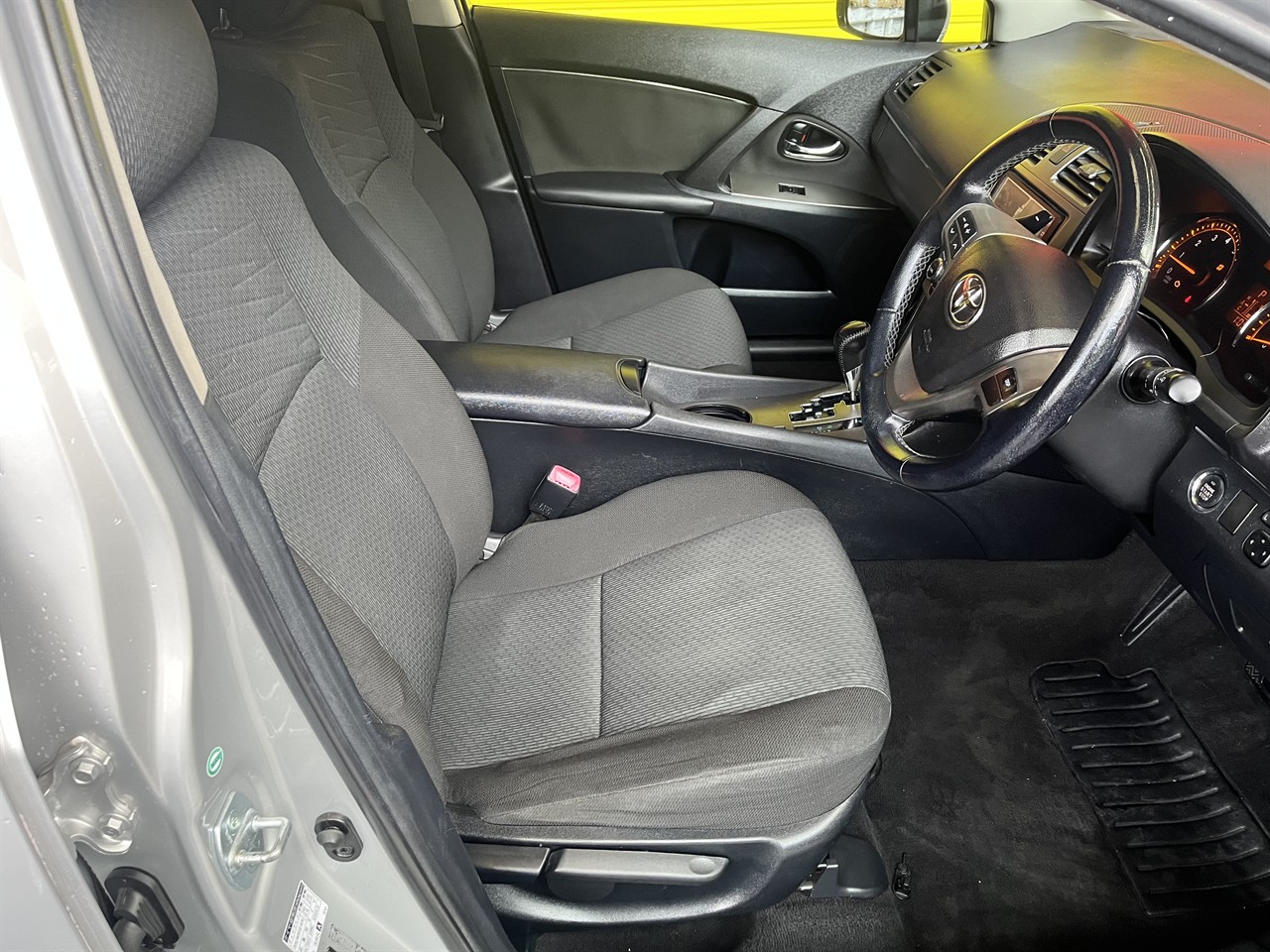 2011 Toyota Avensis