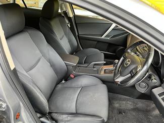 2010 Mazda Axela - Thumbnail