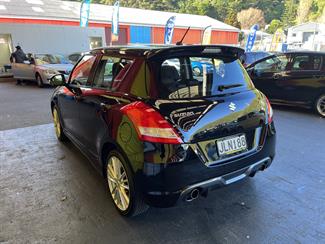 2015 Suzuki Swift - Thumbnail