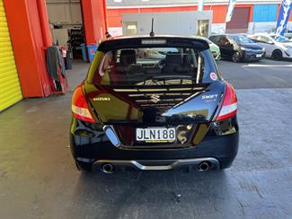 2015 Suzuki Swift - Thumbnail