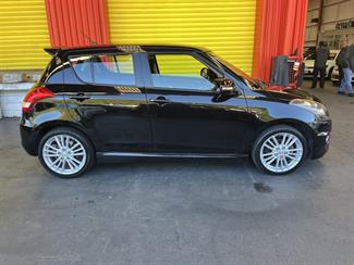 2015 Suzuki Swift - Thumbnail