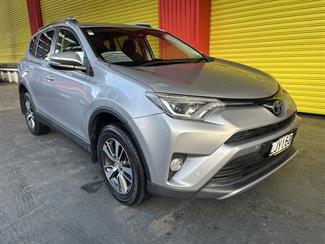 2018 Toyota RAV4 - Thumbnail