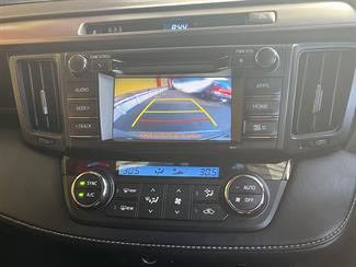 2018 Toyota RAV4 - Thumbnail