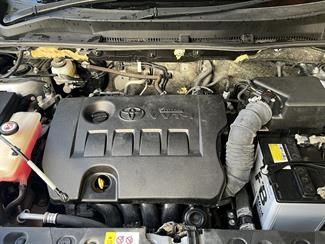 2018 Toyota RAV4 - Thumbnail
