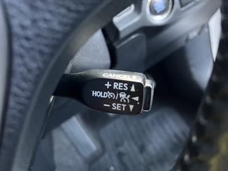 2018 Toyota RAV4 - Thumbnail