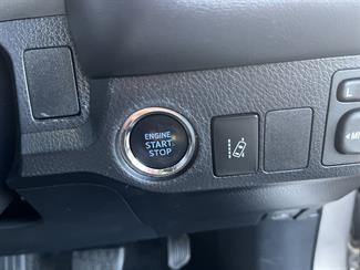 2018 Toyota RAV4 - Thumbnail