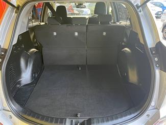 2018 Toyota RAV4 - Thumbnail