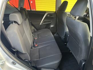 2018 Toyota RAV4 - Thumbnail