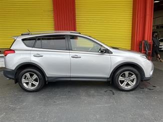 2015 Toyota RAV4 - Thumbnail