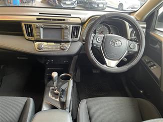 2015 Toyota RAV4 - Thumbnail