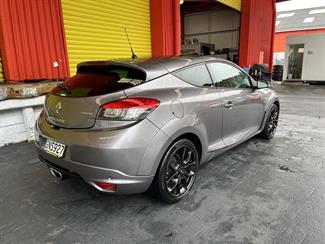 2012 Renault Megane - Thumbnail