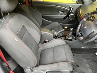 2012 Renault Megane - Thumbnail