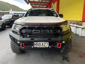 2019 Ford Everest - Thumbnail