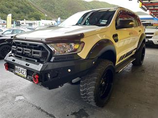 2019 Ford Everest - Thumbnail