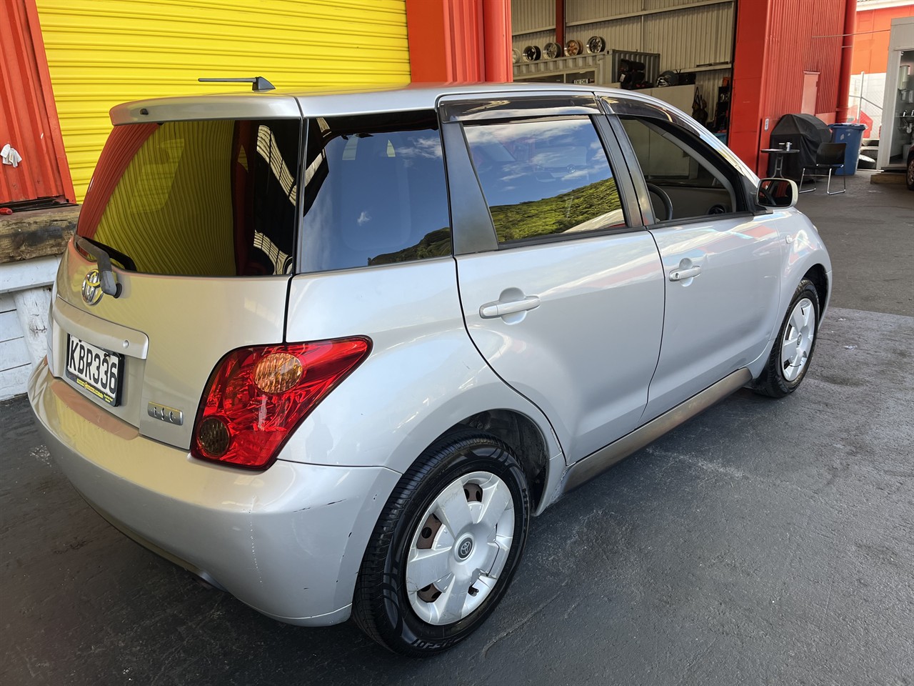 2004 Toyota IST