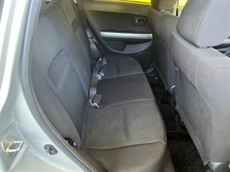 2004 Toyota IST - Thumbnail