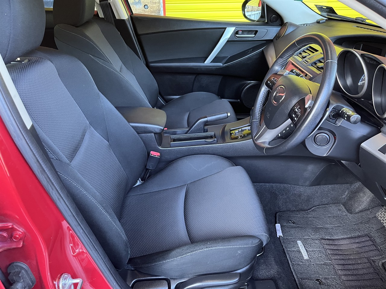 2013 Mazda Axela