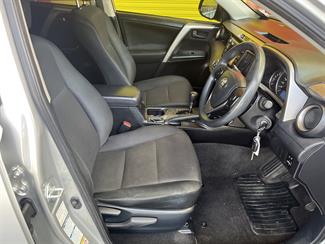 2016 Toyota RAV4 - Thumbnail