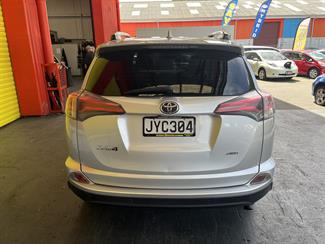 2016 Toyota RAV4 - Thumbnail