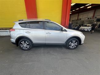 2016 Toyota RAV4 - Thumbnail