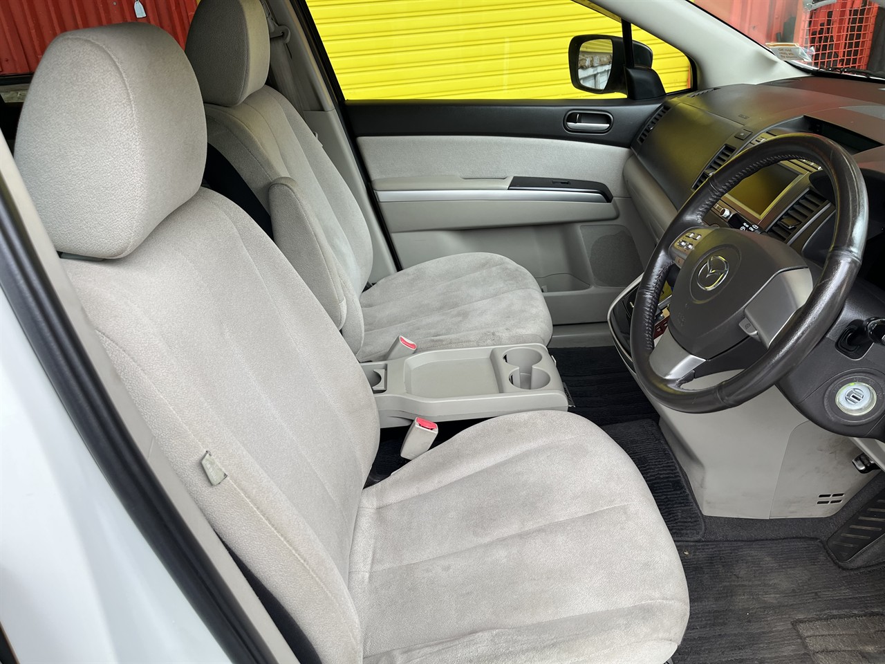 2006 Mazda MPV