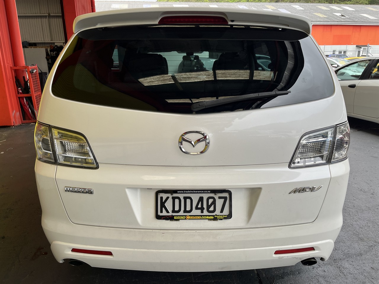 2006 Mazda MPV