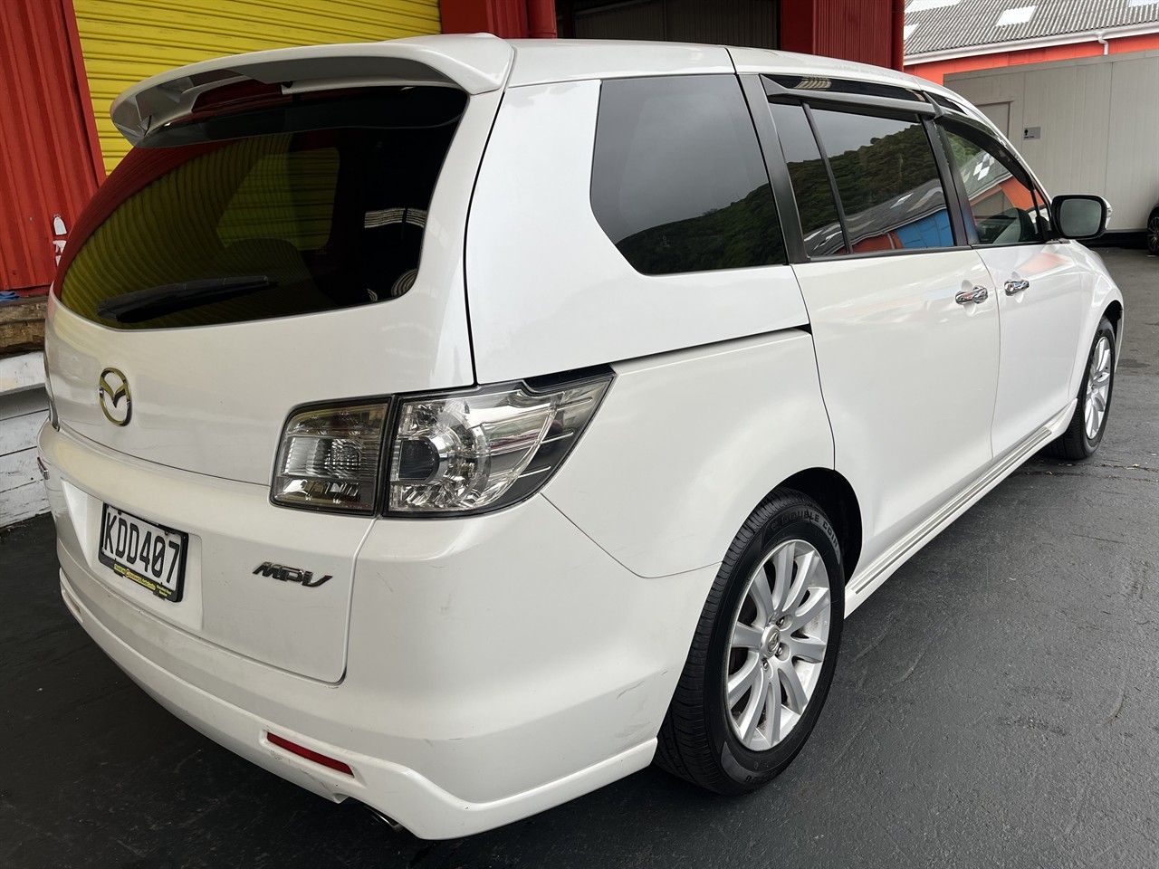 2006 Mazda MPV