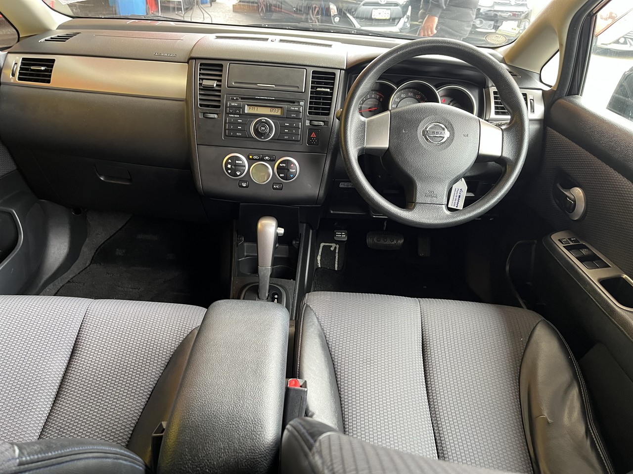 2004 Nissan Tiida
