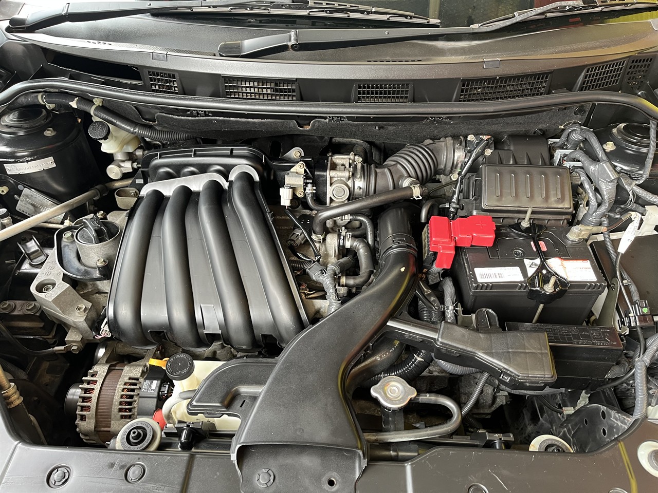 2004 Nissan Tiida