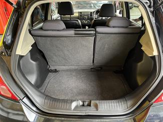 2004 Nissan Tiida - Thumbnail