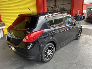 2004 Nissan Tiida - Thumbnail