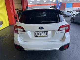 2018 Subaru Outback - Thumbnail